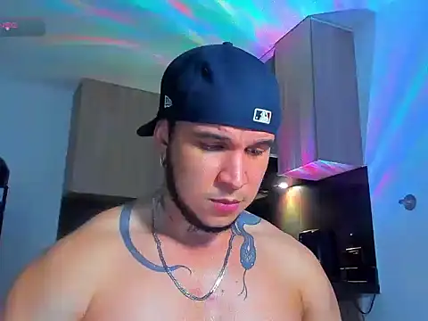 Snapshot of austinoficial chatting on 05/06/26, 08:41 austinoficial online show from 05/06/26, 08:41