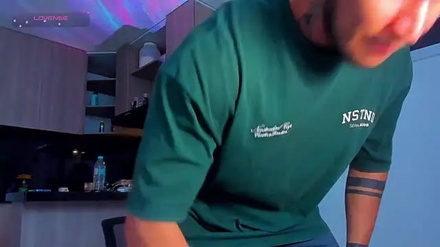 Snapshot of austinoficial chatting on 05/22/26, 09:31 austinoficial online show from 05/22/26, 09:31