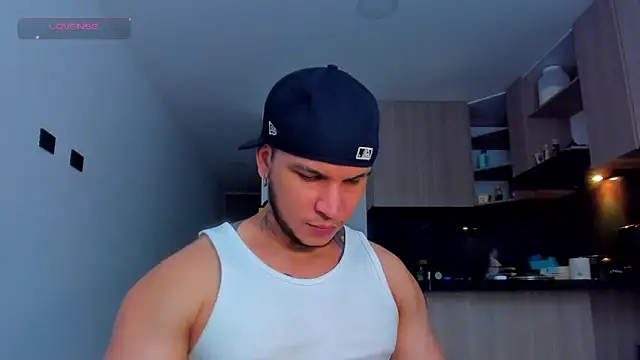 Snapshot of austinoficial chatting on 05/27/26, 08:50 austinoficial online show from 05/27/26, 08:50