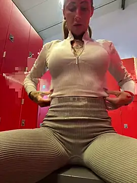 Snapshot of Black_sweet_Rose chatting on 02/13/25, 10:34 Black sweet Rose online show from 02/13/25, 10:34