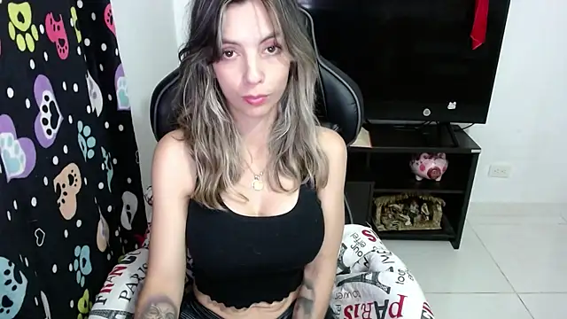 Snapshot of Princezzlove3 chatting on 01/15/25, 10:13 Princezzlove3 online show from 01/15/25, 10:13