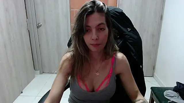 Snapshot of Princezzlove3 chatting on 03/08/25, 01:17 Princezzlove3 online show from 03/08/25, 01:17