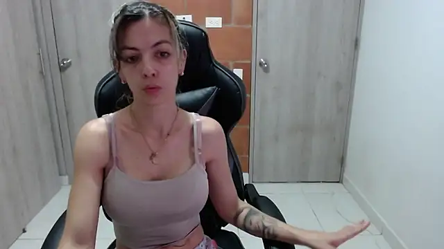 Snapshot of Princezzlove3 chatting on 03/13/25, 02:12 Princezzlove3 online show from 03/13/25, 02:12