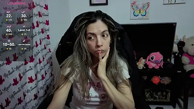 Snapshot of Princezzlove3 chatting on 10/04/25, 12:30 Princezzlove3 online show from 10/04/25, 12:30