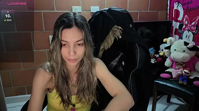 Snapshot of Princezzlove3 chatting on 10/06/25, 11:35 Princezzlove3 online show from 10/06/25, 11:35