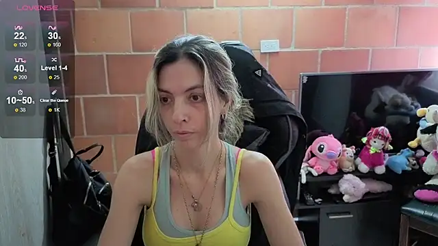 Snapshot of Princezzlove3 chatting on 10/07/25, 05:43 Princezzlove3 online show from 10/07/25, 05:43