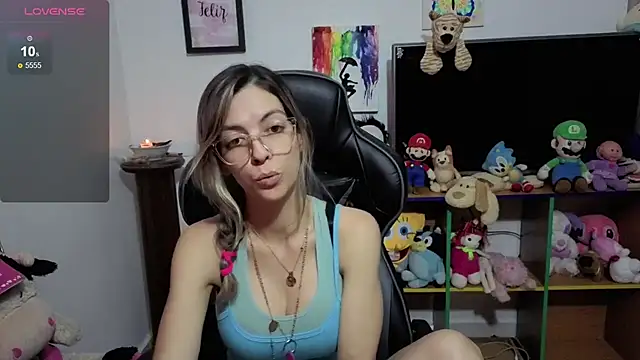 Snapshot of Princezzlove3 chatting on 10/20/25, 12:55 Princezzlove3 online show from 10/20/25, 12:55