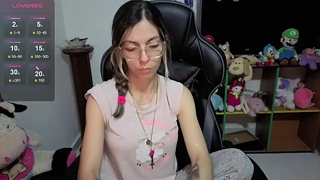 Snapshot of Princezzlove3 chatting on 10/23/25, 12:21 Princezzlove3 online show from 10/23/25, 12:21
