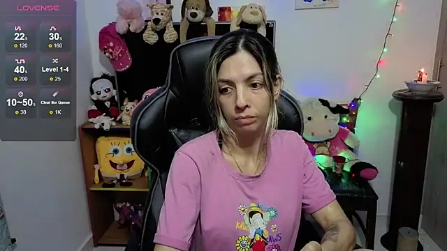 Snapshot of Princezzlove3 chatting on 11/11/25, 01:16 Princezzlove3 online show from 11/11/25, 01:16