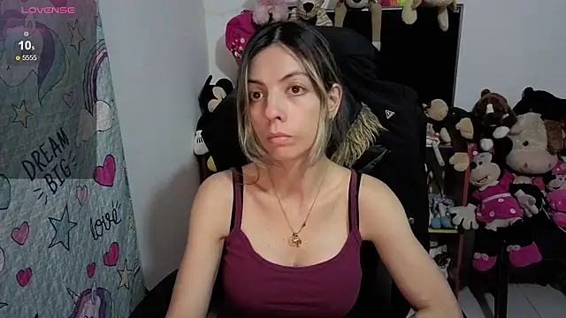 Snapshot of Princezzlove3 chatting on 11/27/25, 12:24 Princezzlove3 online show from 11/27/25, 12:24