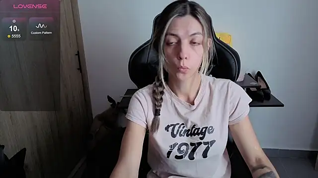 Princezzlove3 online show from 03/18/26, 12:30