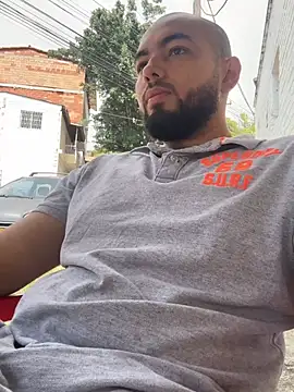 Snapshot of arturguy00 chatting on 04/01/26, 02:58 arturguy00 online show from 04/01/26, 02:58