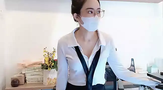 Lush-Office online show from 03/20/25, 12:08