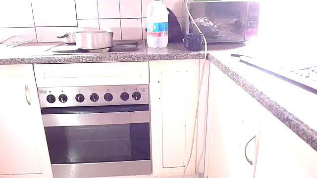 Snapshot of omalicha98 chatting on 10/17/25, 06:38 omalicha98 online show from 10/17/25, 06:38