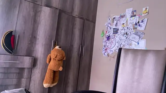 Snapshot of snotLoud chatting on 04/22/26, 11:23 snotLoud online show from 04/22/26, 11:23