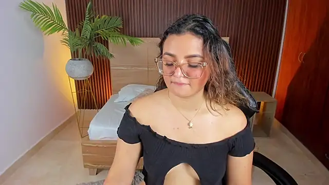 Snapshot of lilly_ass_ chatting on 02/05/25, 07:53 lilly ass  online show from 02/05/25, 07:53