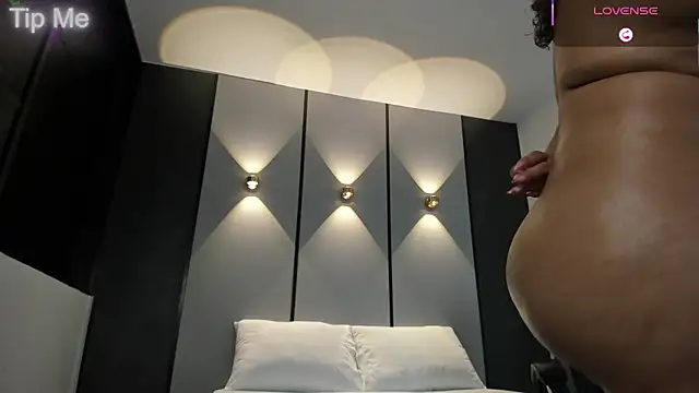 Snapshot of lilly_ass_ chatting on 09/14/25, 01:05 lilly ass  online show from 09/14/25, 01:05