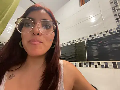 Snapshot of MartinaSooler chatting on 03/04/25, 01:45 MartinaSooler online show from 03/04/25, 01:45