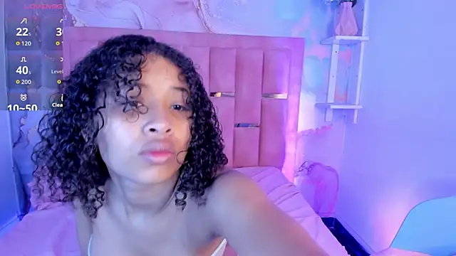 Snapshot of BrigitteRoy_ chatting on 11/02/25, 02:58 BrigitteRoy online show from 11/02/25, 02:58