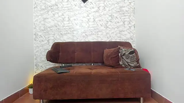 Snapshot of Thomass_conor chatting on 01/25/25, 04:46 Thomass conor online show from 01/25/25, 04:46