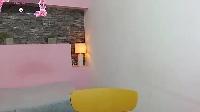 Snapshot of ScarletEmber3 chatting on 02/13/25, 04:22 ScarletEmber3 online show from 02/13/25, 04:22