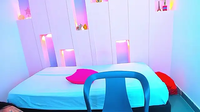 Snapshot of ScarletEmber3 chatting on 02/18/25, 03:42 ScarletEmber3 online show from 02/18/25, 03:42