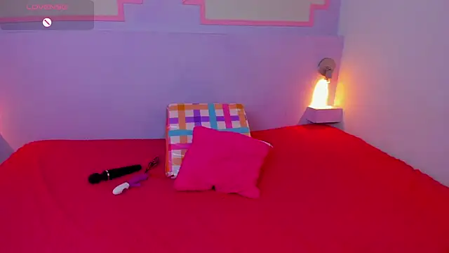 Snapshot of ScarletEmber3 chatting on 02/19/25, 08:22 ScarletEmber3 online show from 02/19/25, 08:22