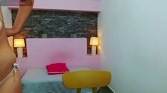 Snapshot of ScarletEmber3 chatting on 02/26/25, 04:36 ScarletEmber3 online show from 02/26/25, 04:36