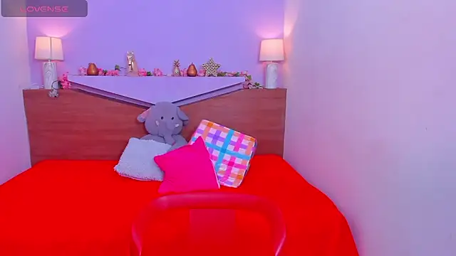 Snapshot of ScarletEmber3 chatting on 03/04/25, 04:06 ScarletEmber3 online show from 03/04/25, 04:06