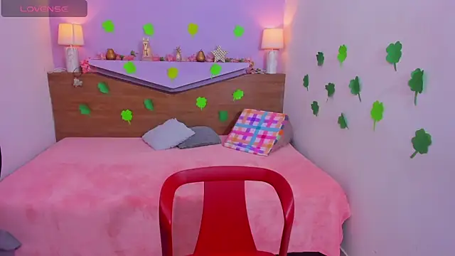 Snapshot of ScarletEmber3 chatting on 03/17/25, 05:34 ScarletEmber3 online show from 03/17/25, 05:34