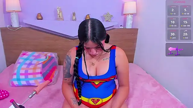 Snapshot of ScarletEmber3 chatting on 09/13/25, 04:34 ScarletEmber3 online show from 09/13/25, 04:34