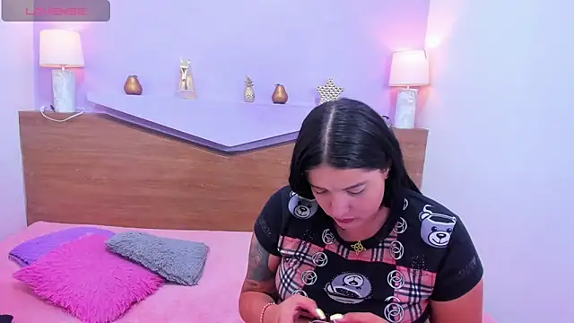 Snapshot of ScarletEmber3 chatting on 10/09/25, 03:59 ScarletEmber3 online show from 10/09/25, 03:59