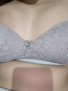 Snapshot of nikkibenza chatting on 01/25/25, 04:24 nikkibenza online show from 01/25/25, 04:24