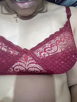 Snapshot of nikkibenza chatting on 02/26/25, 12:25 nikkibenza online show from 02/26/25, 12:25