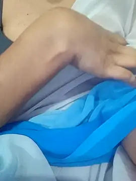 Snapshot of nikkibenza chatting on 09/30/25, 07:24 nikkibenza online show from 09/30/25, 07:24