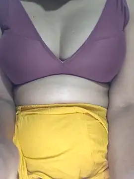 Snapshot of nikkibenza chatting on 12/02/25, 07:36 nikkibenza online show from 12/02/25, 07:36