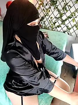 Snapshot of zahra_Jalid chatting on 02/20/25, 11:32 zahra Jalid online show from 02/20/25, 11:32