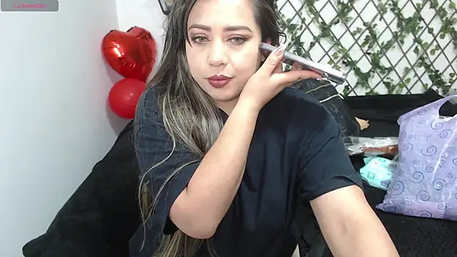 Snapshot of zahra_Jalid chatting on 03/05/25, 08:42 zahra Jalid online show from 03/05/25, 08:42