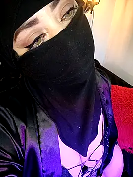 Snapshot of zahra_Jalid chatting on 03/08/25, 12:33 zahra Jalid online show from 03/08/25, 12:33