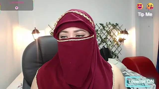 Snapshot of zahra_Jalid chatting on 09/30/25, 08:58 zahra Jalid online show from 09/30/25, 08:58