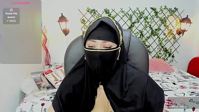 Snapshot of zahra_Jalid chatting on 10/15/25, 09:15 zahra Jalid online show from 10/15/25, 09:15