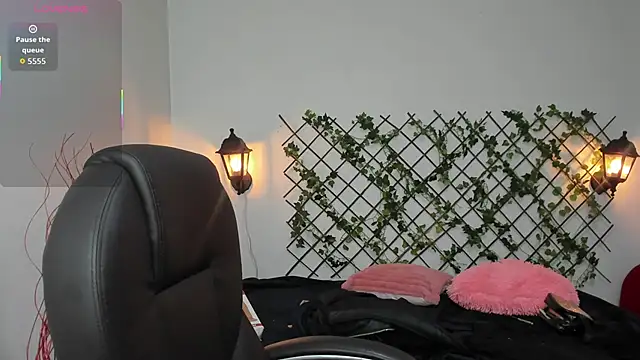 Snapshot of zahra_Jalid chatting on 10/28/25, 09:50 zahra Jalid online show from 10/28/25, 09:50