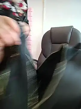 Snapshot of zahra_Jalid chatting on 11/06/25, 10:21 zahra Jalid online show from 11/06/25, 10:21