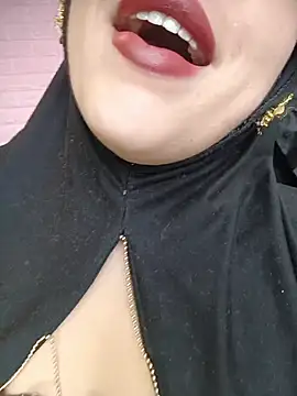 Snapshot of zahra_Jalid chatting on 11/28/25, 11:40 zahra Jalid online show from 11/28/25, 11:40