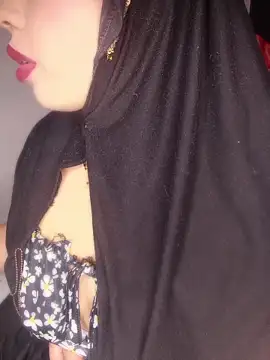 Snapshot of zahra_Jalid chatting on 06/17/26, 04:41 zahra Jalid online show from 06/17/26, 04:41
