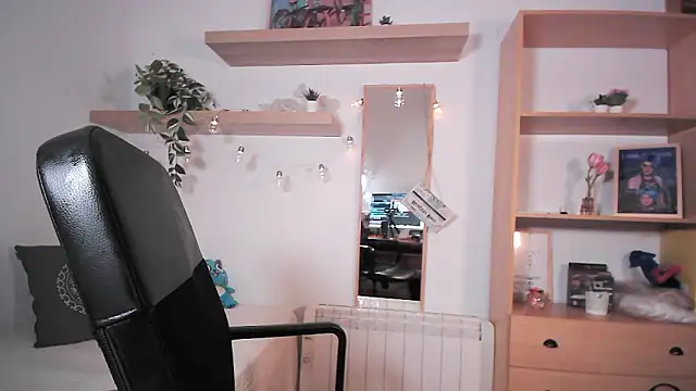 Snapshot of SabrinaSpell_ chatting on 03/15/26, 07:09 SabrinaSpell online show from 03/15/26, 07:09