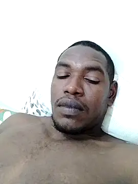 Snapshot of Elnegro28 chatting on 09/20/25, 02:23 Elnegro28 online show from 09/20/25, 02:23