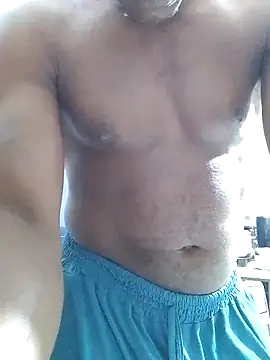 Snapshot of Elnegro28 chatting on 10/29/25, 11:23 Elnegro28 online show from 10/29/25, 11:23