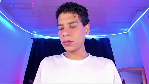 Snapshot of Ethan_Boyy chatting on 05/08/26, 10:37 Ethan Boyy online show from 05/08/26, 10:37