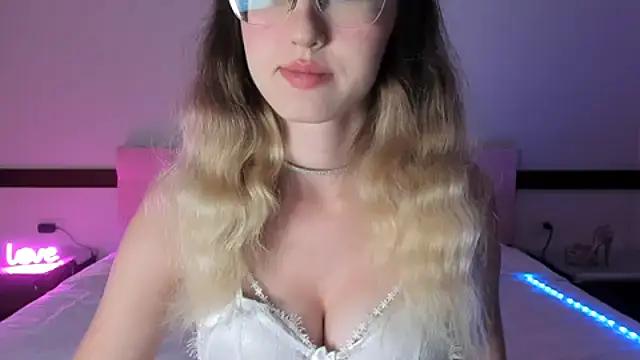 Snapshot of Sakura_Mmio chatting on 02/01/25, 12:16 Sakura Mmio online show from 02/01/25, 12:16